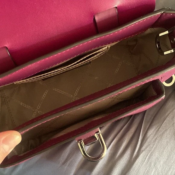 Michael Kors Manhattan Leather Satchel - Picture 7 of 10